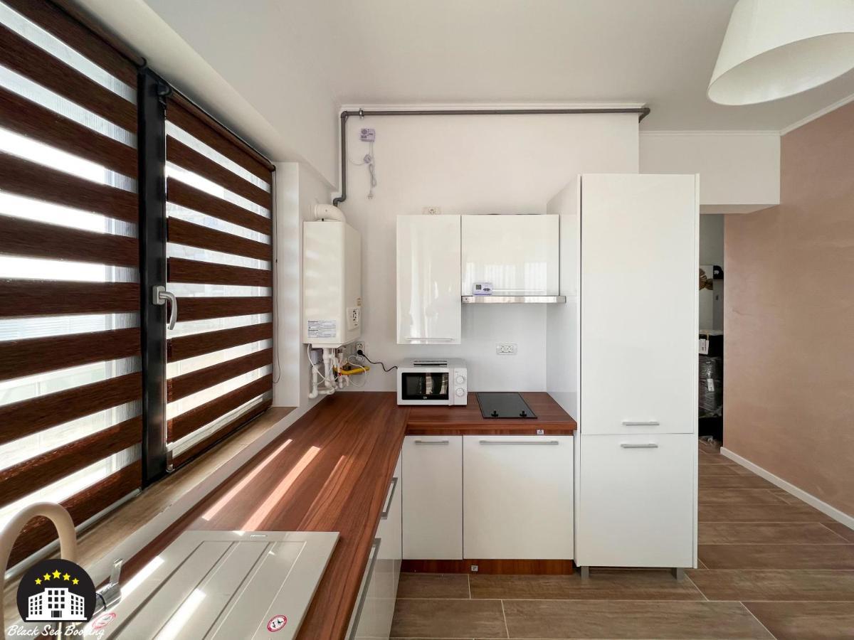 Black Sea Booking - Dubai Navodari Exterior photo